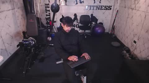 Snapshot of ian_davis chatting on 10.27.25 Ian Davis online show from 10.27.25