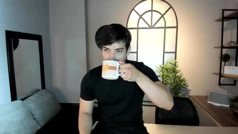 Snapshot of ian_davis chatting on 10.29.25 Ian Davis online show from 10.29.25