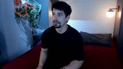 Snapshot of ian_davis chatting on 10.30.25 Ian Davis online show from 10.30.25