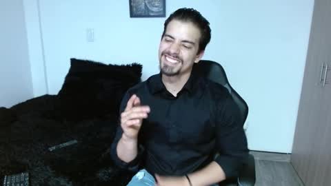 Snapshot of ian_davis chatting on 11.15.25 Ian Davis online show from 11.15.25