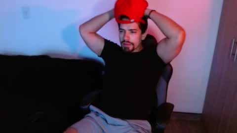 Snapshot of ian_davis chatting on 11.16.25 Ian Davis online show from 11.16.25