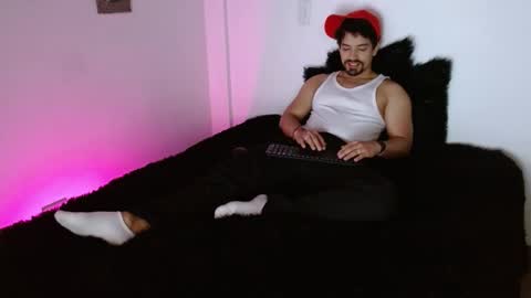 Snapshot of ian_davis chatting on 11.21.25 Ian Davis online show from 11.21.25