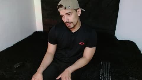 Snapshot of ian_davis chatting on 03.12.26 Ian Davis online show from 03.12.26