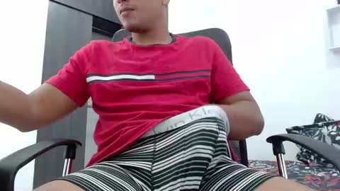 Snapshot of ian_taylor_xxx chatting on 12.03.24 ian_taylor_xxx online show from 12.03.24