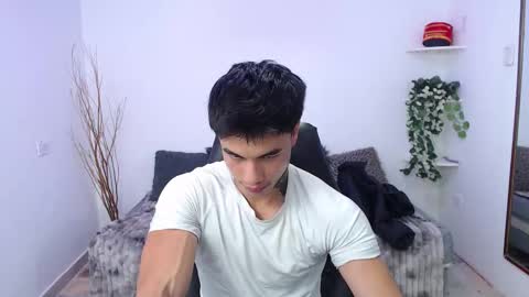 Snapshot of ian_west chatting on 02.10.26 Ian online show from 02.10.26