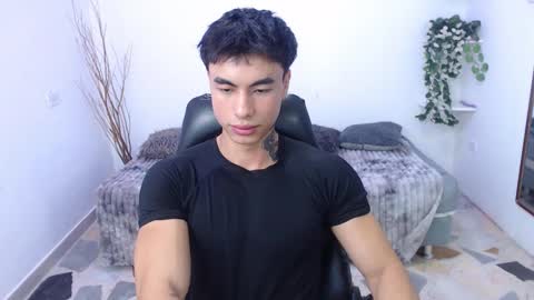 Snapshot of ian_west chatting on 02.14.26 Ian online show from 02.14.26