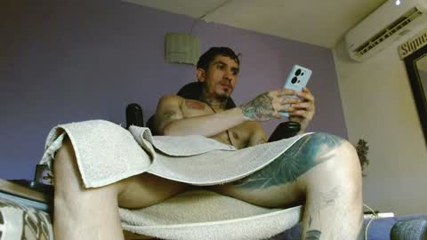 Snapshot of iandoherty chatting on 01.12.25 Ian Doherty online show from 01.12.25