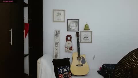 Snapshot of iandoherty chatting on 12.21.25 Ian Doherty online show from 12.21.25