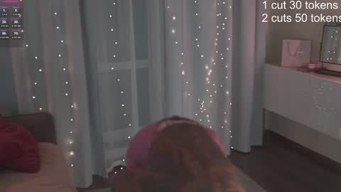 Snapshot of iara_mi chatting on 03.06.25 stream next week online show from 03.06.25