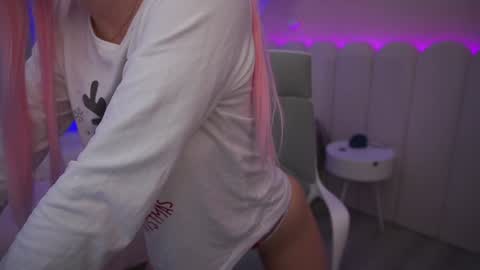 Snapshot of ice_kitty chatting on 12.12.24 ice_kitty online show from 12.12.24