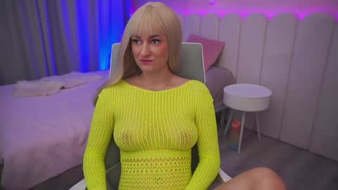 Snapshot of ice_kitty chatting on 01.08.25 ice_kitty online show from 01.08.25