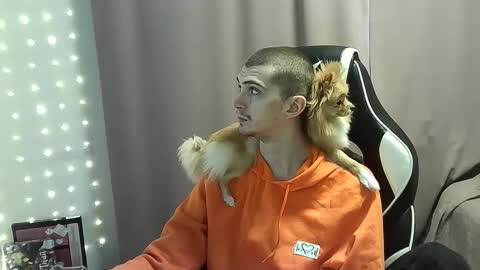 MAX online show from 02.11.25