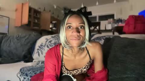 Snapshot of icedmochabree chatting on 09.12.25 bree summers online show from 09.12.25