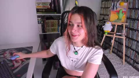 Snapshot of icefroq chatting on 07.07.26 Julia online show from 07.07.26