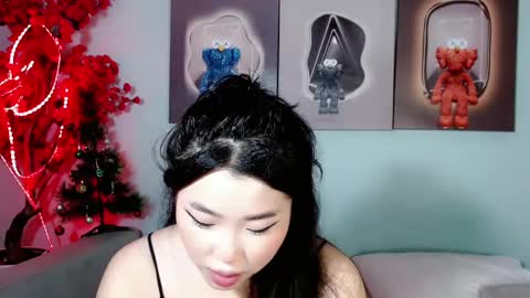 Snapshot of ichiben chatting on 12.31.24 ichiben online show from 12.31.24