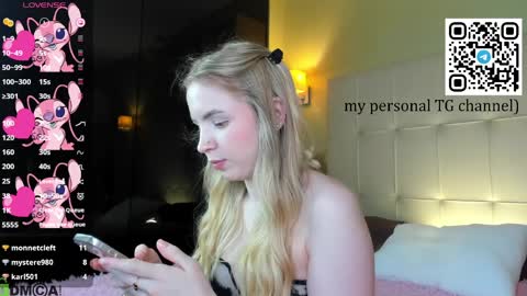 Snapshot of ida_lewiss chatting on 04.09.26 Ida online show from 04.09.26