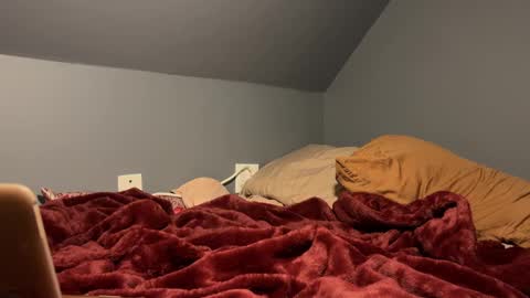 Snapshot of idiomslangs chatting on 10.30.25 idiomslangs online show from 10.30.25