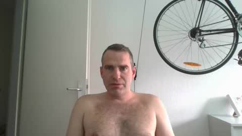 Snapshot of idontknowwhy1 chatting on 11.04.25 idontknowwhy1 online show from 11.04.25