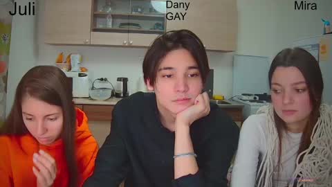 Julia and Mira online show from 01.28.25