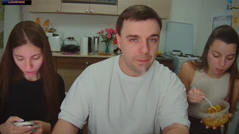 Julia and Mira online show from 02.02.25