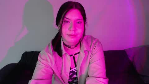 Snapshot of iintimate_flesh chatting on 09.11.25 Vella online show from 09.11.25