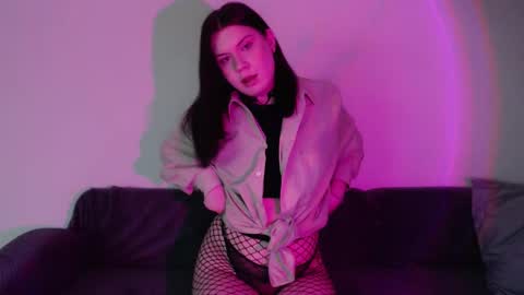 Snapshot of iintimate_flesh chatting on 09.12.25 Vella online show from 09.12.25