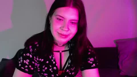 Snapshot of iintimate_flesh chatting on 09.14.25 Vella online show from 09.14.25