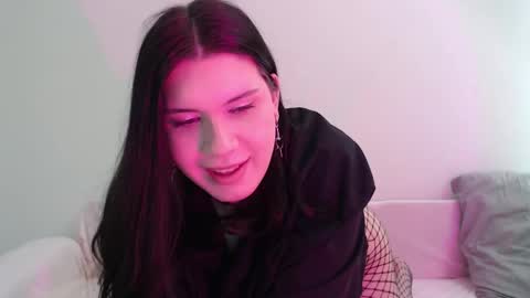 Snapshot of iintimate_flesh chatting on 09.27.25 Vella online show from 09.27.25