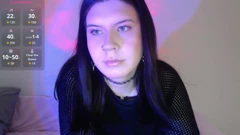 Snapshot of iintimate_flesh chatting on 10.17.25 Vella online show from 10.17.25