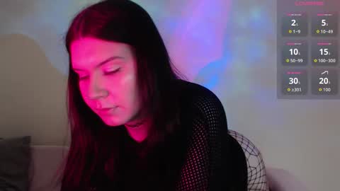 Snapshot of iintimate_flesh chatting on 10.23.25 Vella online show from 10.23.25