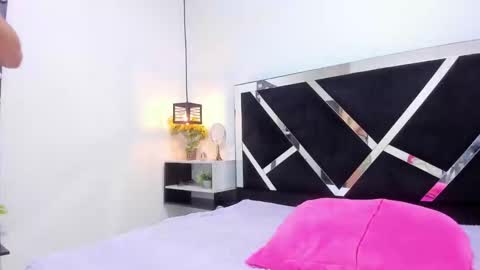 Isabella online show from 11.19.25