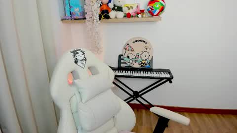 Snapshot of iki_mei chatting on 06.25.26 Maria online show from 06.25.26