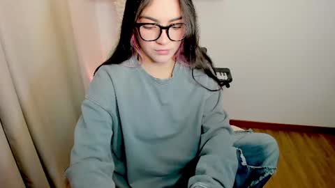 Snapshot of iki_mei chatting on 07.16.26 Maria online show from 07.16.26