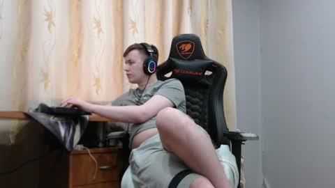 Snapshot of iliaskrisloveee chatting on 04.23.26 lord online show from 04.23.26
