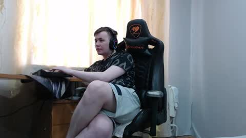 Snapshot of iliaskrisloveee chatting on 04.28.26 lord online show from 04.28.26