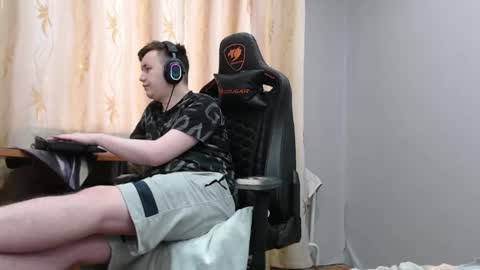 Snapshot of iliaskrisloveee chatting on 04.29.26 lord online show from 04.29.26