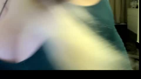 Snapshot of ilikefacial chatting on 07.17.26 Bamby online show from 07.17.26