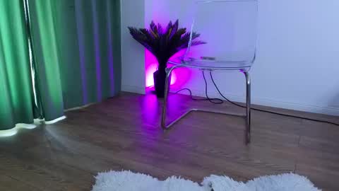 Emma online show from 09.19.25