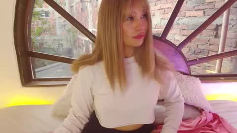 ILAYNA Independient model online show from 04.16.26