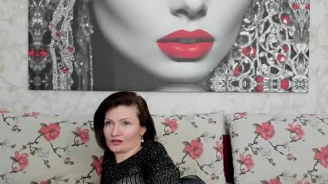 Snapshot of illegalbeauty87 chatting on 01.23.25 Ingrid or more easier...Miss GoDDess Mistress online show from 01.23.25