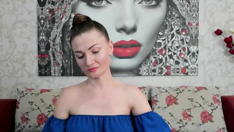 Snapshot of illegalbeauty87 chatting on 02.01.25 Ingrid or more easier...Miss GoDDess Mistress online show from 02.01.25