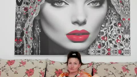 Snapshot of illegalbeauty87 chatting on 09.08.25 Ingrid or more easier...Miss GoDDess Mistress online show from 09.08.25
