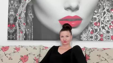 Snapshot of illegalbeauty87 chatting on 09.09.25 Ingrid or more easier...Miss GoDDess Mistress online show from 09.09.25