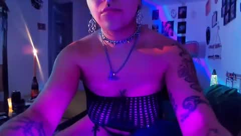 Snapshot of illegeil chatting on 02.13.26 Latin Geil online show from 02.13.26