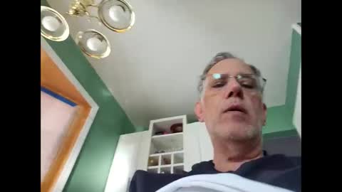 Snapshot of illshowmine1 chatting on 12.18.25 illshowmine1 online show from 12.18.25