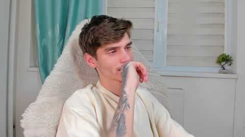 Snapshot of illusions888 chatting on 02.01.25 D-Illusion online show from 02.01.25