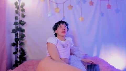 Alejo independent model   online show from 12.14.25