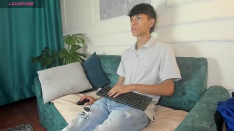 Snapshot of im_kael chatting on 01.15.25 Kael online show from 01.15.25