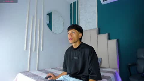 Snapshot of im_kael chatting on 07.30.26 Kael online show from 07.30.26