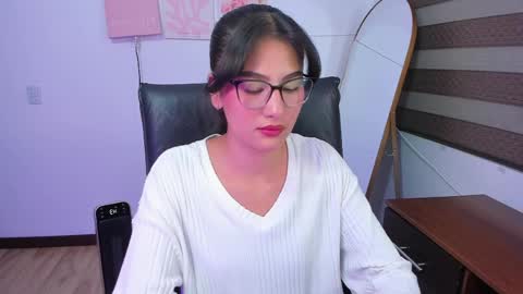 Snapshot of im_miia chatting on 04.24.26 Mia online show from 04.24.26